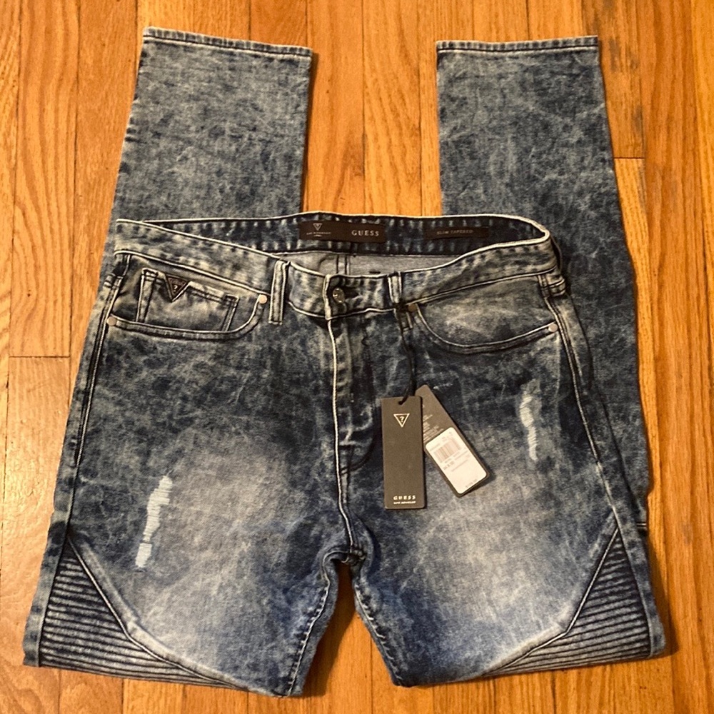 Guess men’s slim tapered jeans sz: W34/L32